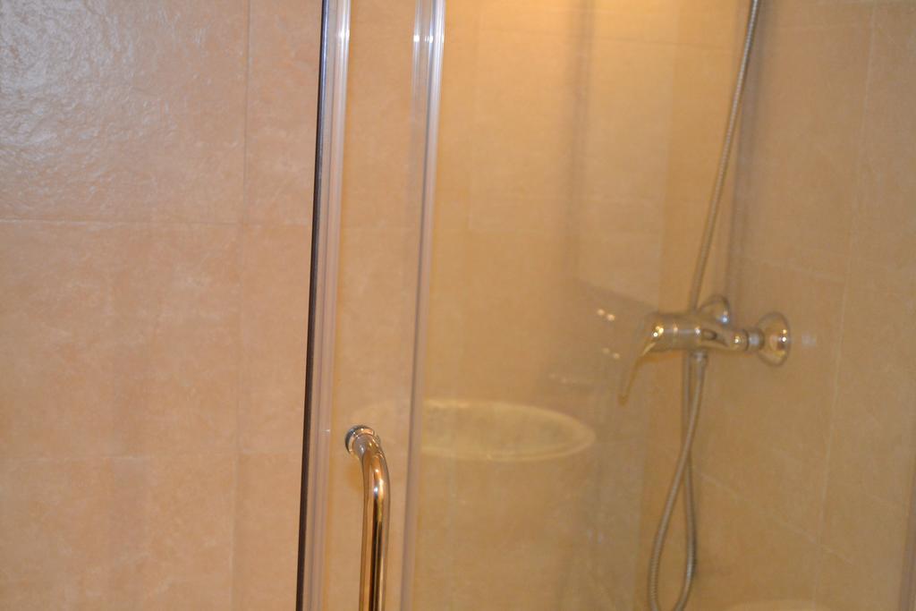Hostal La Muntanya Castellar De N'Hug Exterior photo