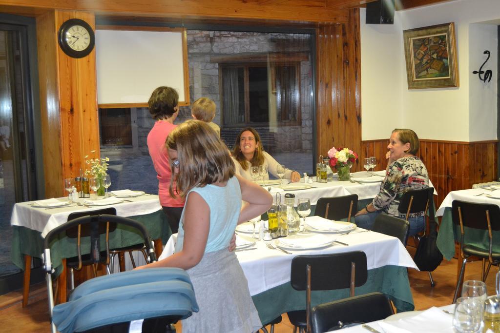 Hostal La Muntanya Castellar De N'Hug Exterior photo