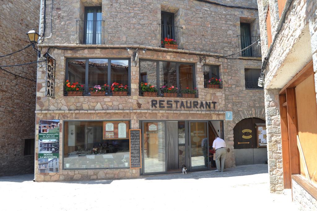 Hostal La Muntanya Castellar De N'Hug Exterior photo
